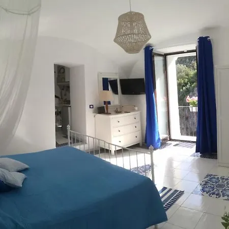 Torreammare Holiday home